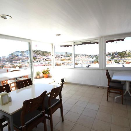Bonapart Hotel Çeşme Esterno foto