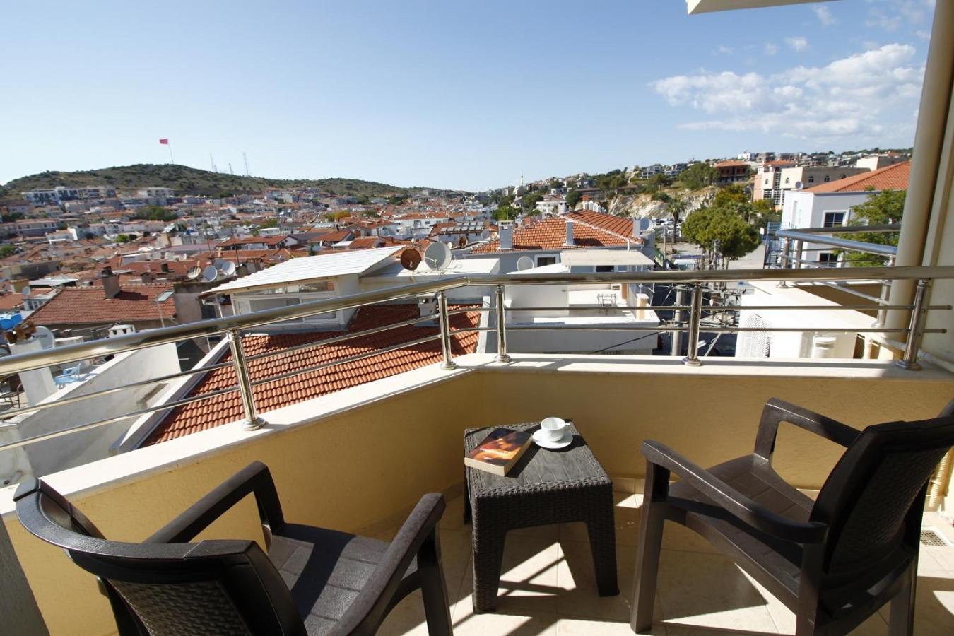 Bonapart Hotel Çeşme Esterno foto