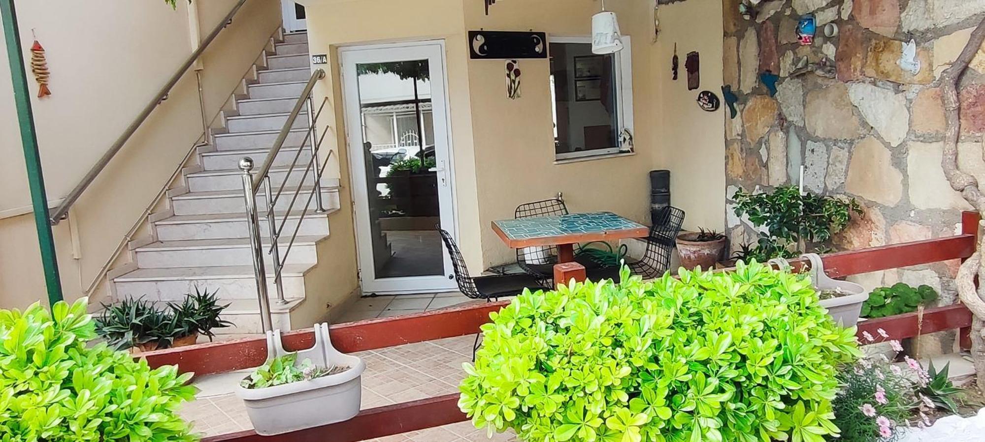 Bonapart Hotel Çeşme Esterno foto