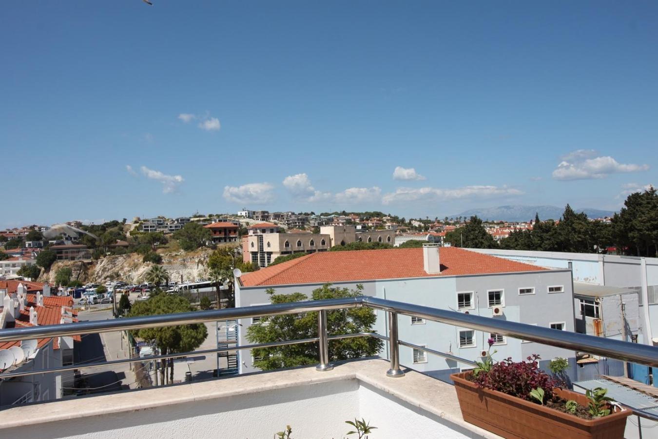 Bonapart Hotel Çeşme Esterno foto
