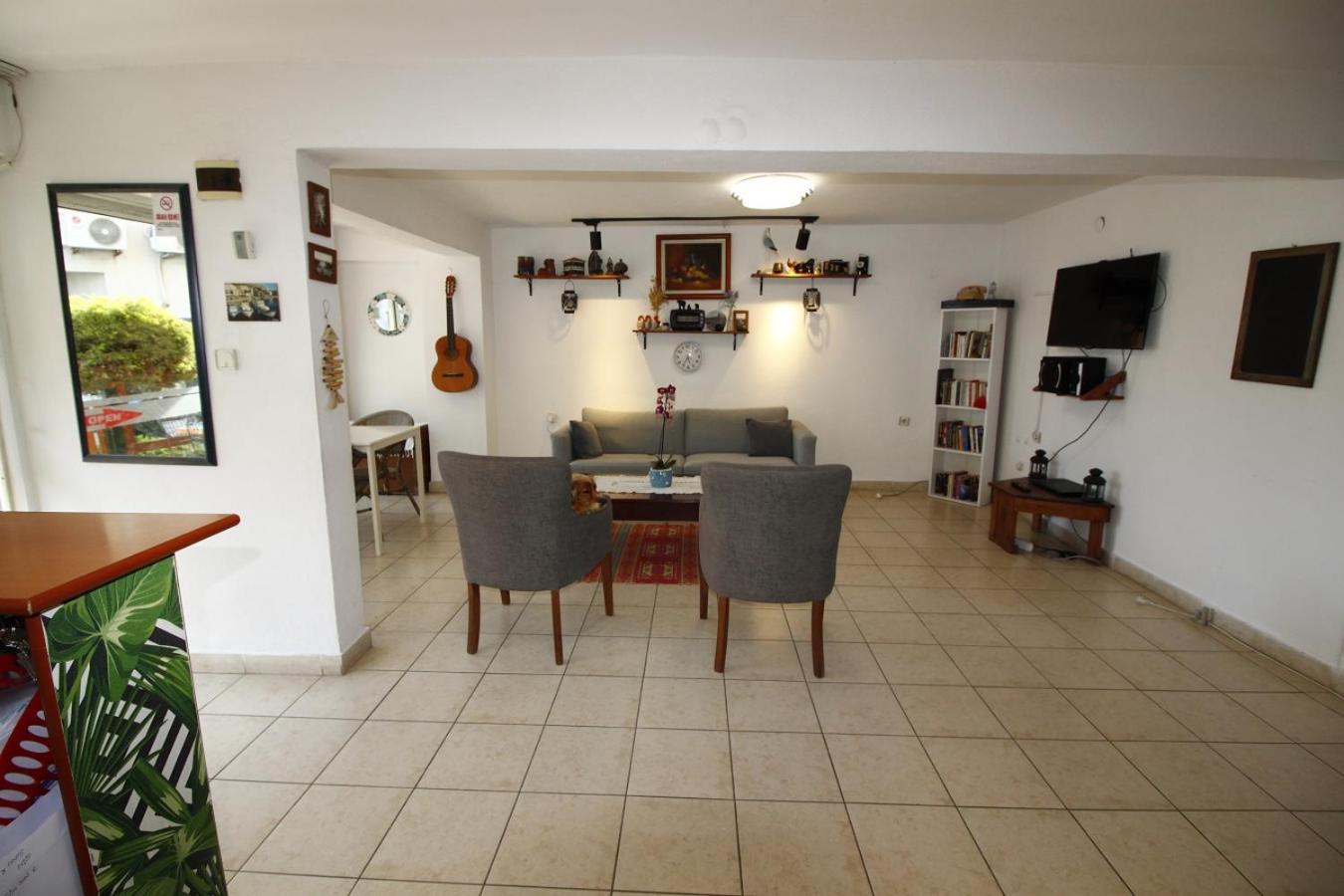 Bonapart Hotel Çeşme Esterno foto