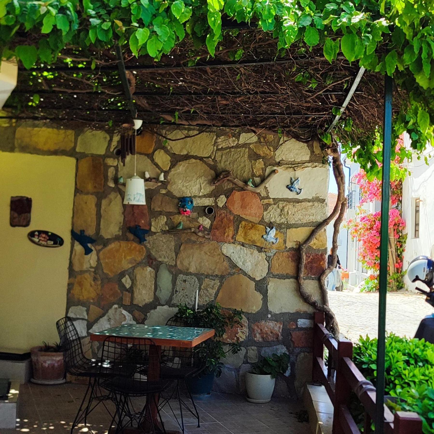 Bonapart Hotel Çeşme Esterno foto