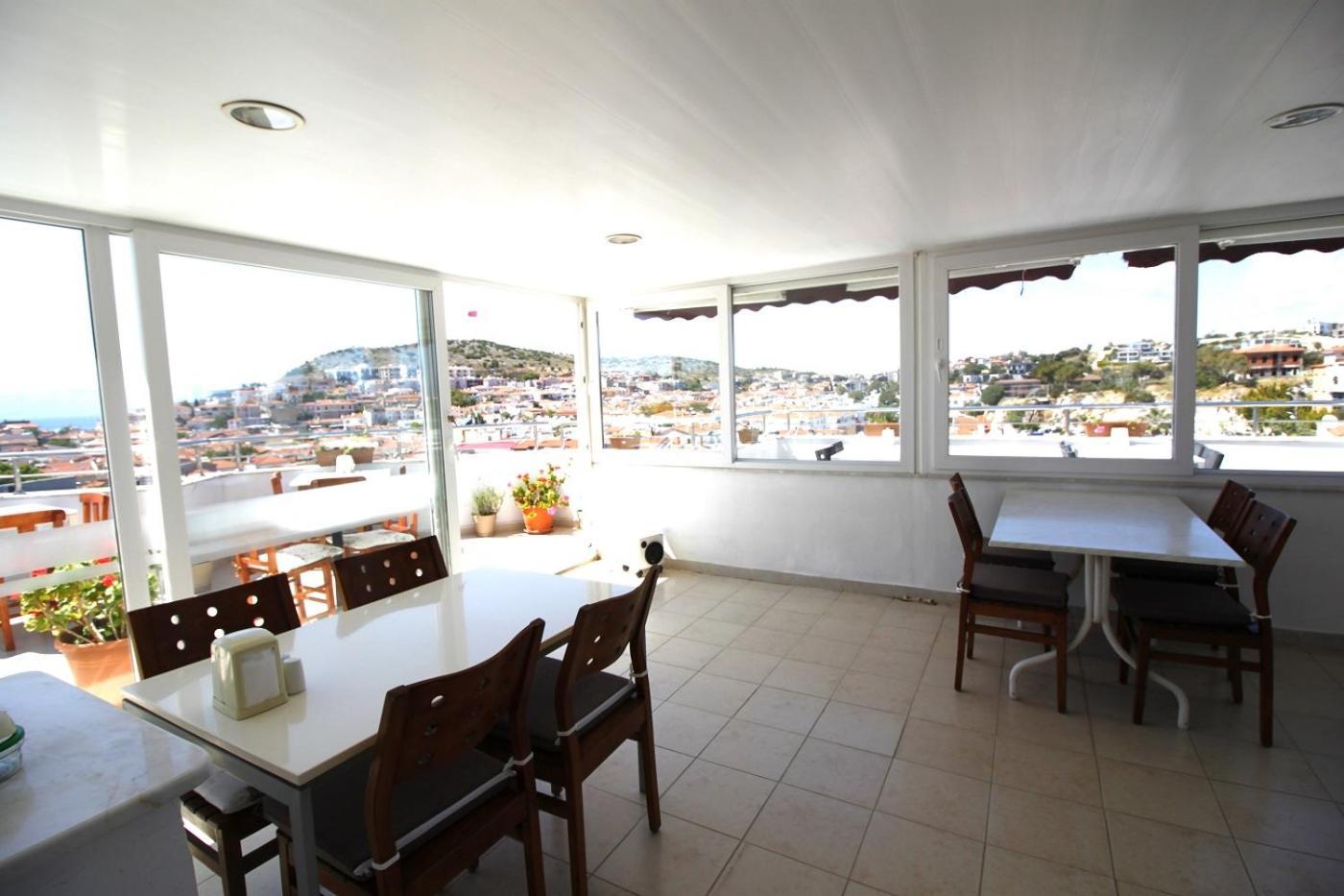 Bonapart Hotel Çeşme Esterno foto