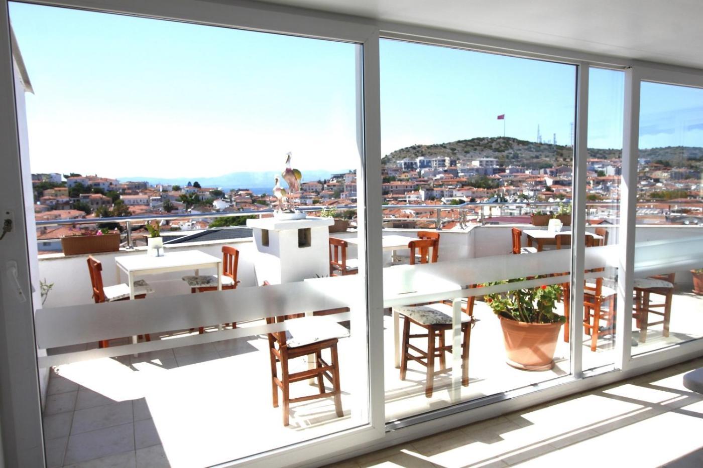 Bonapart Hotel Çeşme Esterno foto