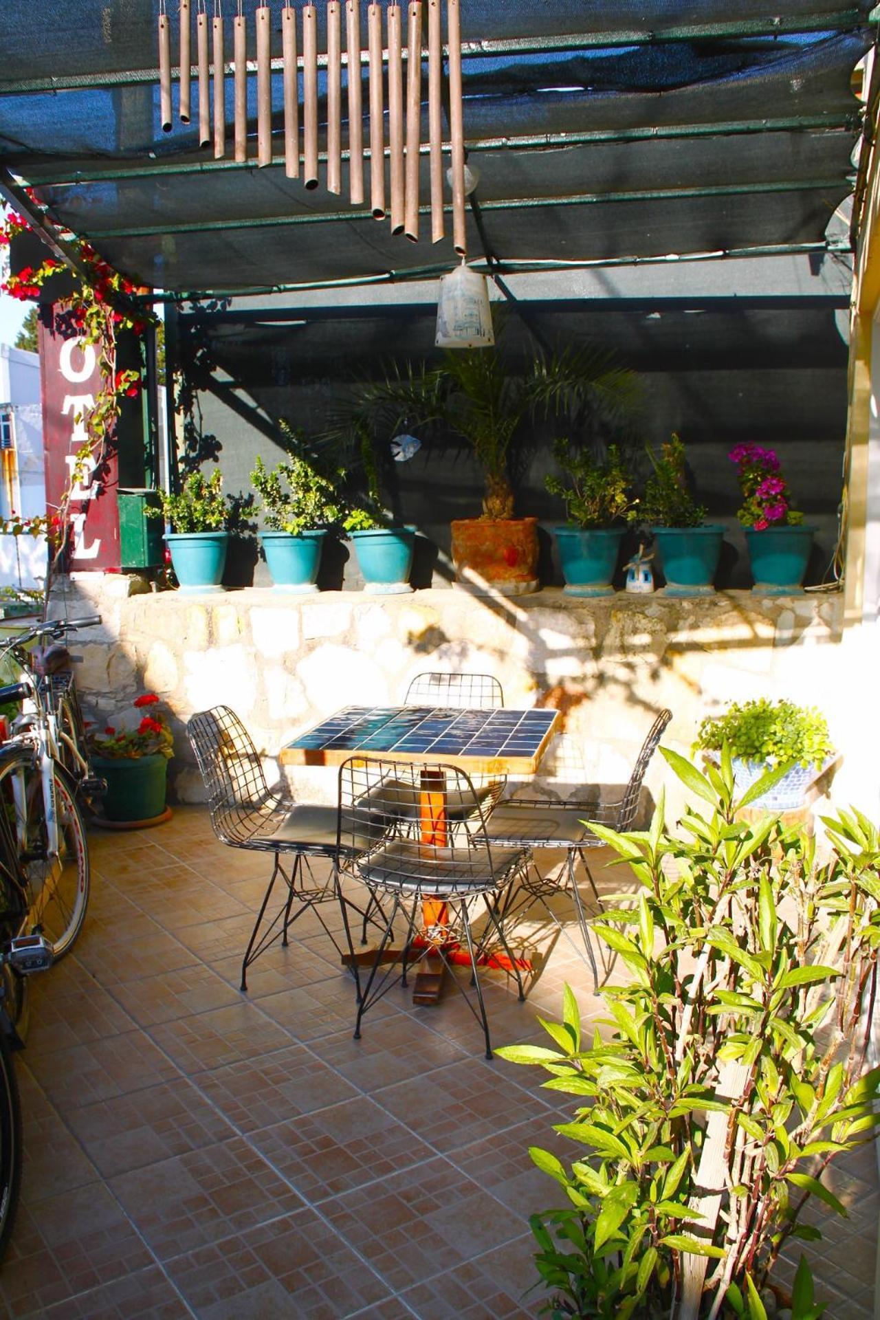 Bonapart Hotel Çeşme Esterno foto