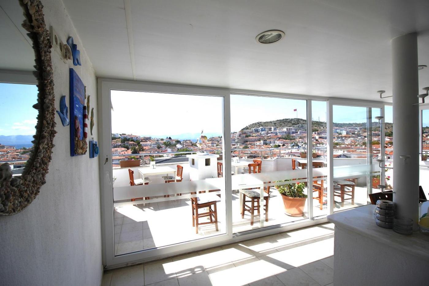Bonapart Hotel Çeşme Esterno foto